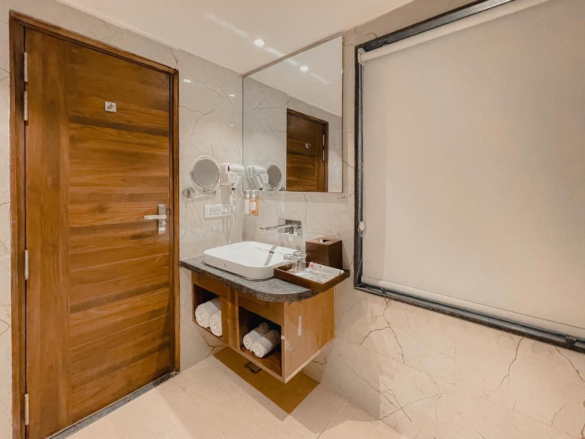 Playotel Premier Vijay Nagar 4*